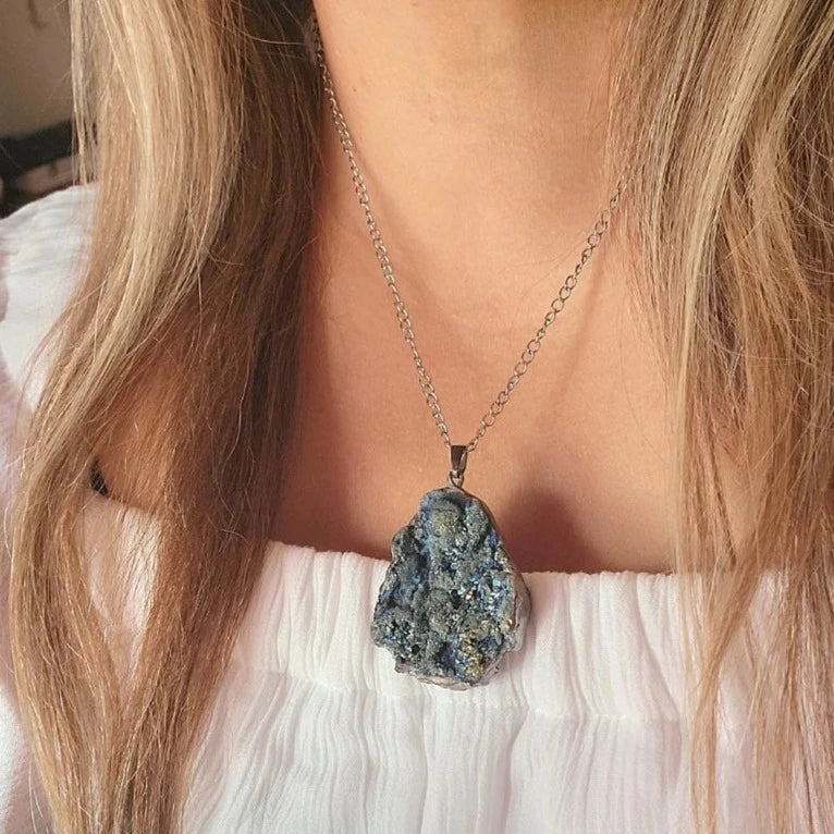 Blue Agate Raw Stone Necklace, Natural Coral Design