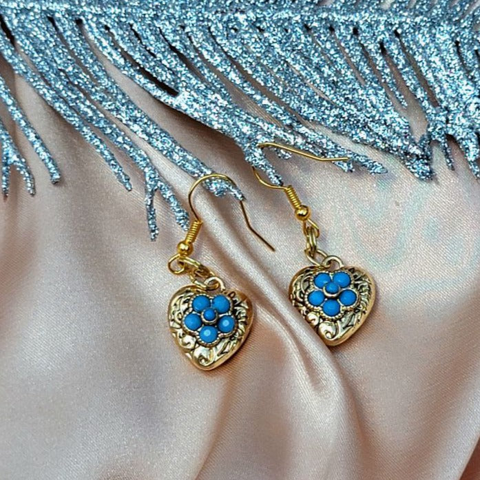 Fleur de perle bleue, boucle d’oreille en forme de cœur, bijoux romantiques, bijoux élégants uniques, accessoire romantique intemporel, goutte à thème vintage élégante