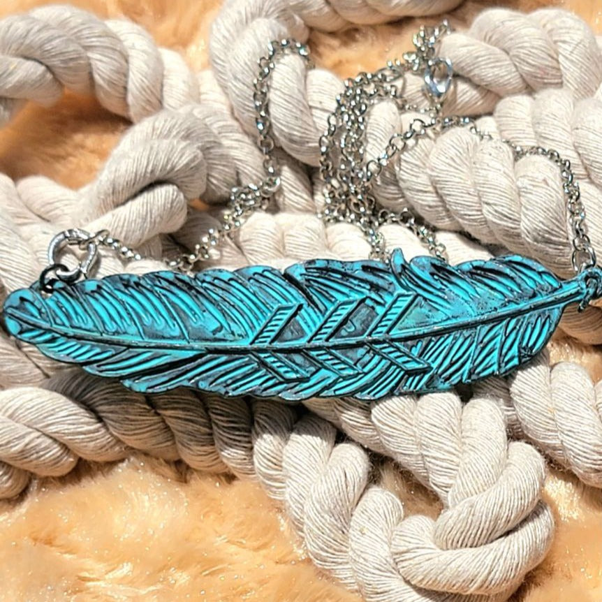 Vintage-Inspired Feather Necklace, Mystical Azure Patina Pendant, Ethereal Symbol of Freedom & Rebirth, Accessory for the Modern Bohemian