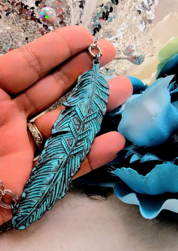 Vintage-Inspired Feather Necklace, Mystical Azure Patina Pendant, Ethereal Symbol of Freedom & Rebirth, Accessory for the Modern Bohemian