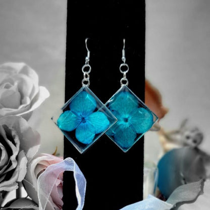 Élégante boucle d’oreille de fleur de pétale d’hortensia bleu véritable inspirée de la nature, bijoux botaniques préservés, cadeau d’amoureux de la nature du jardin, floral fabriqué à la main