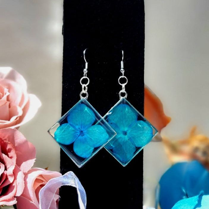 Elegant Nature-Inspired Real Blue Hydrangea Petal Flower Earring, Preserved Botanical Dangle