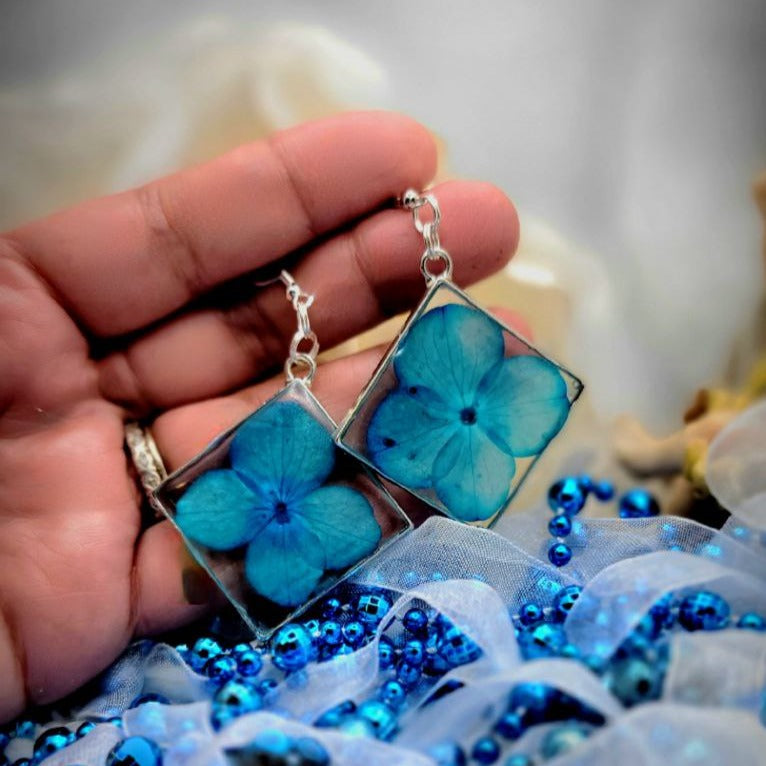 Elegant Nature-Inspired Real Blue Hydrangea Petal Flower Earring, Preserved Botanical Dangle