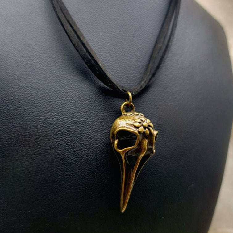 Gargantilla de calavera de cuervo de oro antiguo, collar de joyería de hueso, colgante unisex, 2 capas simples, estilo gótico, accesorio vanguardista, declaración de moda