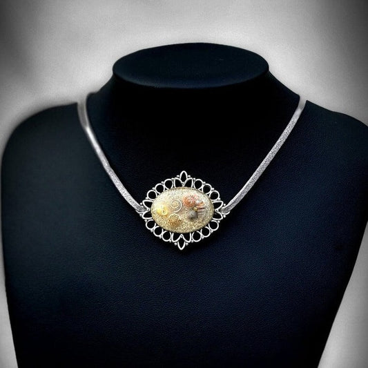 Pressed White Daisy Choker, Handmade Women's Necklace, Red Floral Pendant, 90's Accessory, Real Flower Collar, Beach Theme