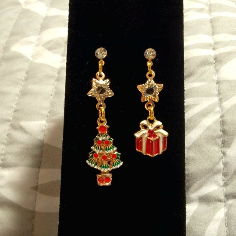 Christmas Tree & Present Mismatched Dangle Earring, Small Festive Drop