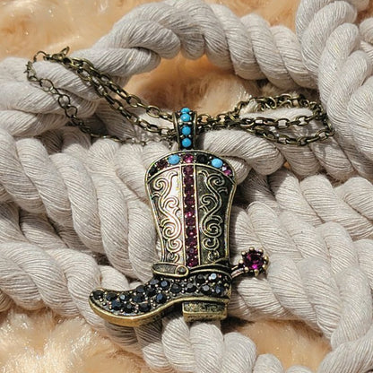 Collier de bijoux de botte de cowboy, cowgirl audacieuse, pendentif en pierre d’or antique, bijoux d’usure occidentale, amateur de musique country, style sud-ouest tendance