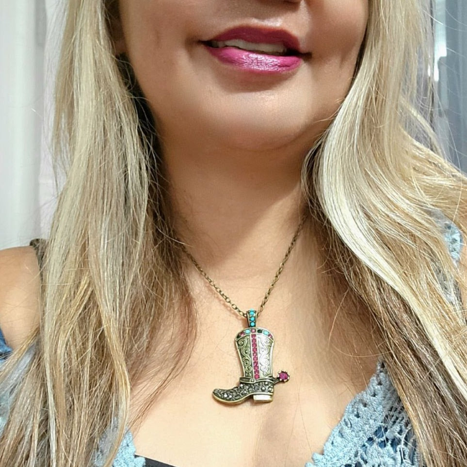 Collier de bijoux de botte de cowboy, cowgirl audacieuse, pendentif en pierre d’or antique, bijoux d’usure occidentale, amateur de musique country, style sud-ouest tendance