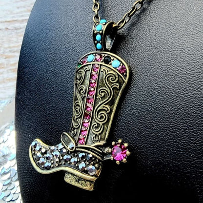 Collier de bijoux de botte de cowboy, cowgirl audacieuse, pendentif en pierre d’or antique, bijoux d’usure occidentale, amateur de musique country, style sud-ouest tendance