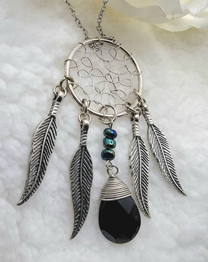 Collier Dream Catcher, Bijoux culturels, Design mystique, Charme tribal, Art indigène, Inspiration ethnique, Bijoux spirituels, Artistique symbolique