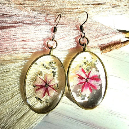 Pendientes de resina de pensamiento púrpura, delicado diseño de flores hecho a mano, accesorio de amor y admiración, colgante de pasión de estilo vintage, de primavera a otoño