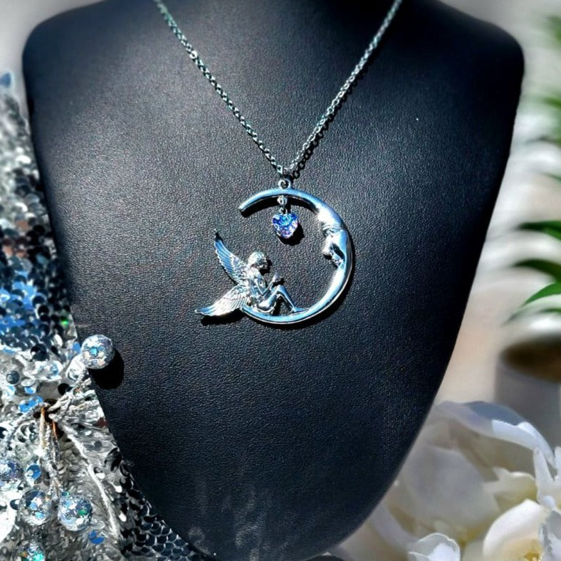 Pendentif Moon Fairy &amp; Crescent Moon, Collier céleste en argent, Bijoux sereins du soir enchanté, Allure intemporelle du pendentif de conte de fées