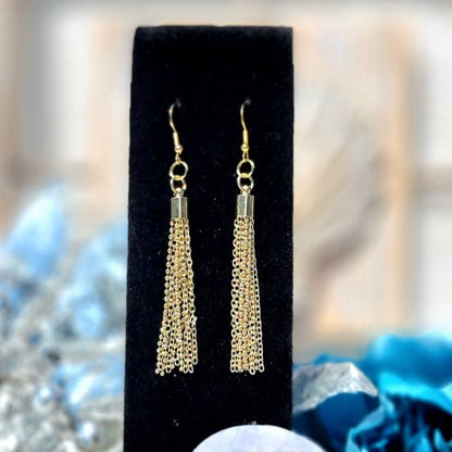 Boucles d'oreilles pendantes à longue chaîne en or, bijoux polyvalents de jour comme de nuit, pendants légers chics pour le confort, événements spéciaux d'élégance dorée