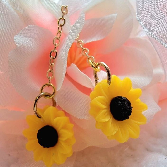 Pendientes largos de girasol, colgante floral alegre y elegante, brillo alegre con detalles dorados, amarillo vibrante para una apariencia destacada, declaración