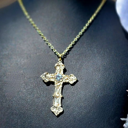 Collier Crucifix doré, Pendentif croix ornée pour hommes, Mode de foi, Bijoux symboliques, Inspiré de l’art sacré, Balise d’espoir inoubliable