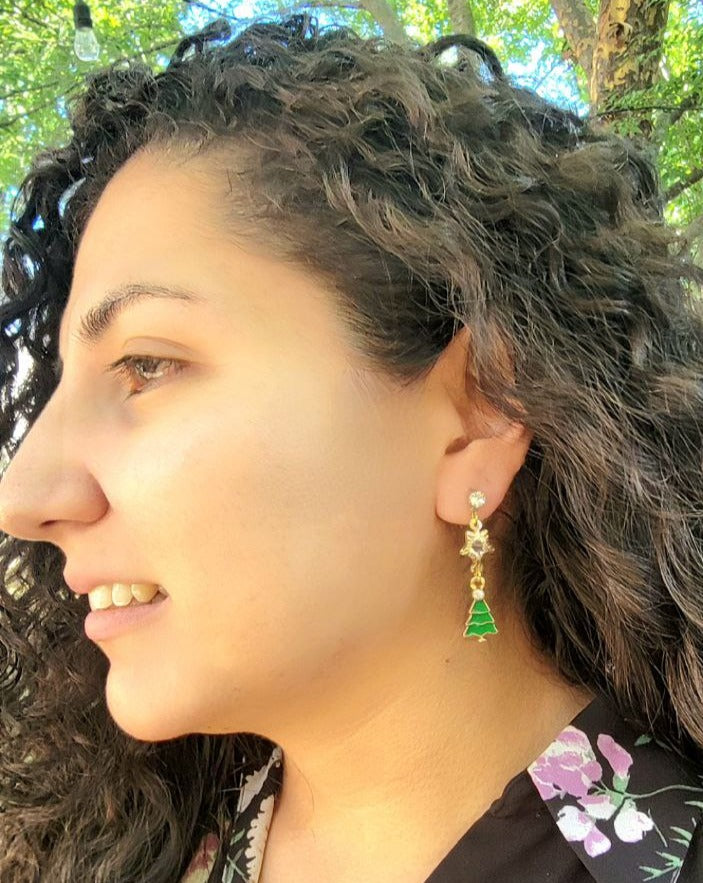 Pendientes navideños coronados de cristal, joyería festiva de árbol verde, accesorio de conjunto navideño hecho a mano, elegante colgante de fiesta