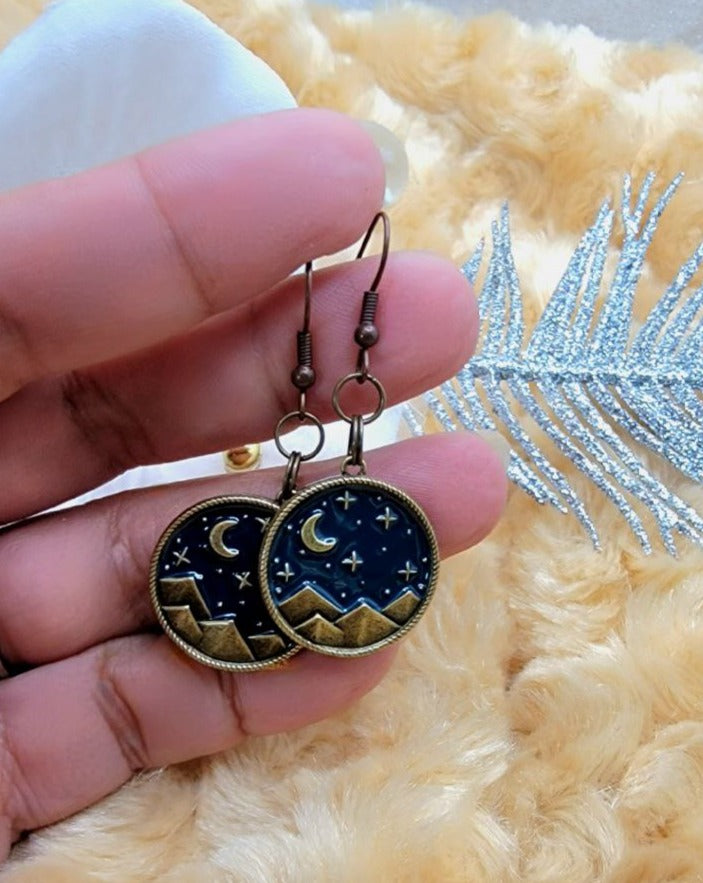 Étoiles du croissant de lune pendantes, boucle d’oreille Mountain Ridge, cadeau Stargazer, design inspiré de la nature, bijoux astrologiques cosmiques, thème du ciel nocturne