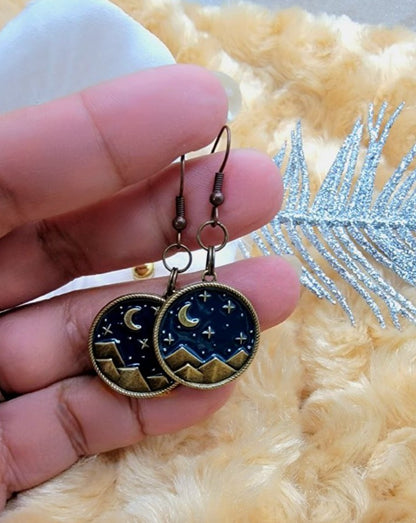 Étoiles du croissant de lune pendantes, boucle d’oreille Mountain Ridge, cadeau Stargazer, design inspiré de la nature, bijoux astrologiques cosmiques, thème du ciel nocturne