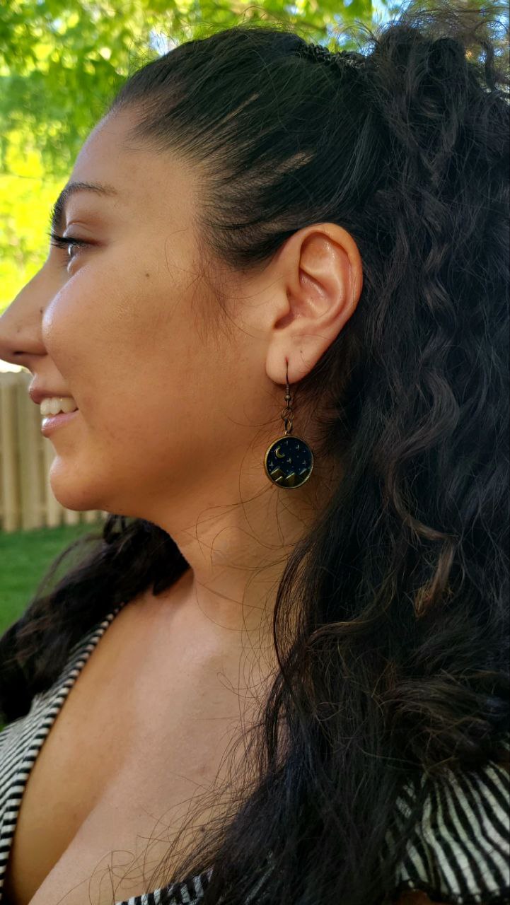 Étoiles du croissant de lune pendantes, boucle d’oreille Mountain Ridge, cadeau Stargazer, design inspiré de la nature, bijoux astrologiques cosmiques, thème du ciel nocturne