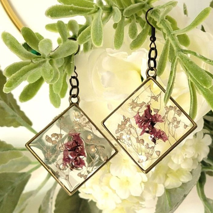 Boucle d’oreille élégante en limonium marron fabriquée à la main, grand pendentif de déclaration, bijoux de fleurs éternelles, artisanat artisanal unique inspiré de la nature