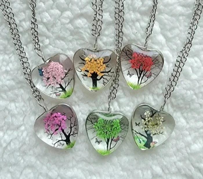 Naturally Preserved Baby's Breath Heart-Shaped Necklaces, Bridal Entourage Gift, Tree of Life Pendant