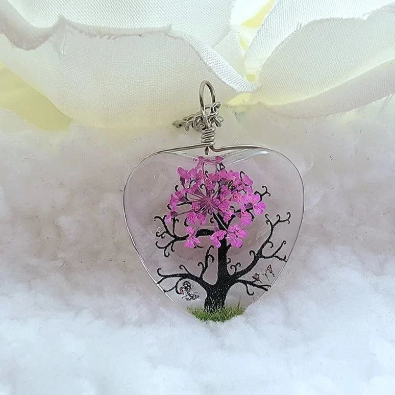 Naturally Preserved Baby's Breath Heart-Shaped Necklaces, Bridal Entourage Gift, Tree of Life Pendant