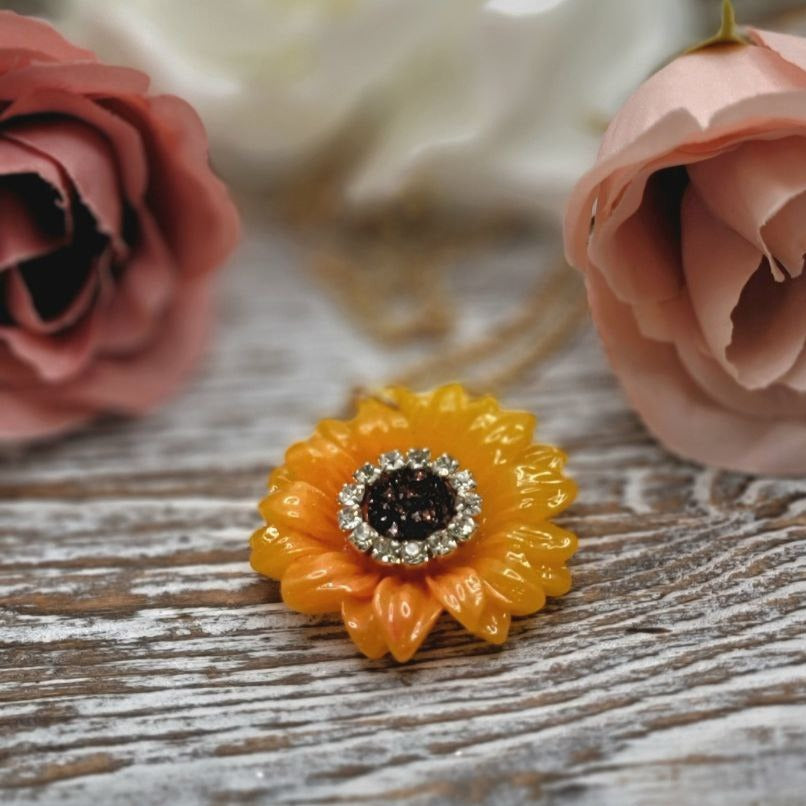 Collier de strass orange vibrant Gerbera Daisy, symbole du bonheur, bijoux joyeux, cadeau pour les amoureux de la nature, pendentif soleil et positivité