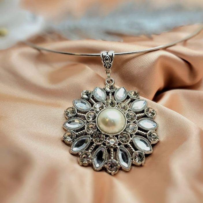 Medallion Choker w/ Pearl Centerpiece, Intricately Carved Glass Design Timeless Necklace for Formal Events