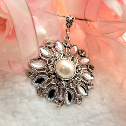 Medallion Choker w/ Pearl Centerpiece, Intricately Carved Glass Design Timeless Necklace for Formal Events