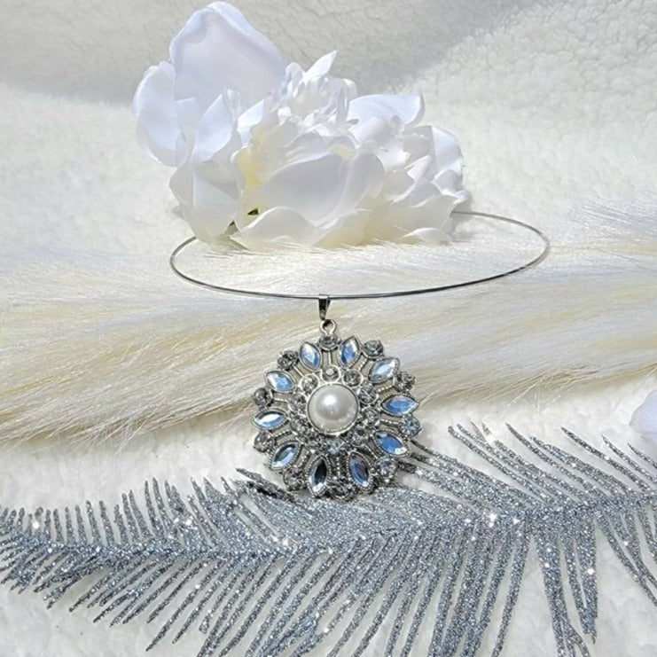 Medallion Choker w/ Pearl Centerpiece, Intricately Carved Glass Design Timeless Necklace for Formal Events