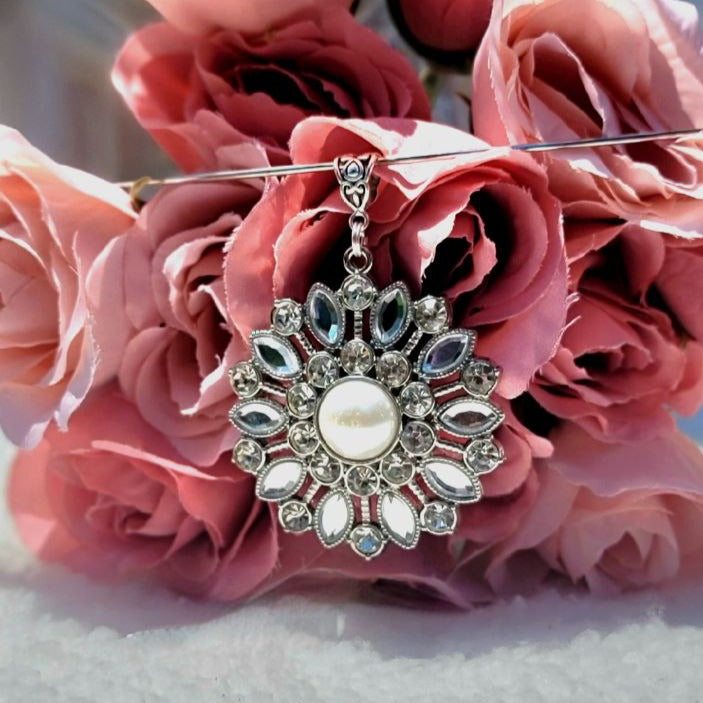 Medallion Choker w/ Pearl Centerpiece, Intricately Carved Glass Design Timeless Necklace for Formal Events