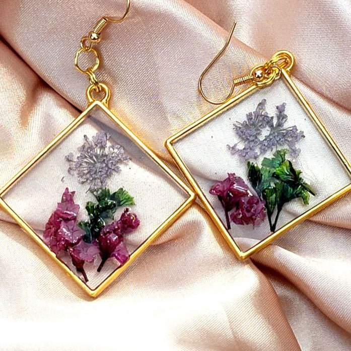 Boucle d’oreille de déclaration de fleurs roses, accessoire de floraison de jardin artistique, conception de mosaïque inspirée de la nature, bijoux botaniques, amoureux de la nature cadeau parfait