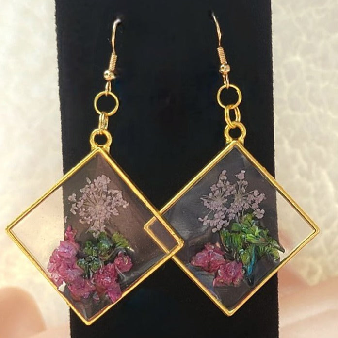 Boucle d’oreille de déclaration de fleurs roses, accessoire de floraison de jardin artistique, conception de mosaïque inspirée de la nature, bijoux botaniques, amoureux de la nature cadeau parfait