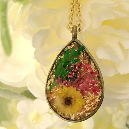 Preserved Real Flowers Teardrop Necklace, Pressed Flower Pendant, Custom-Made Necklace, Handmade Dried Flower Jewelry