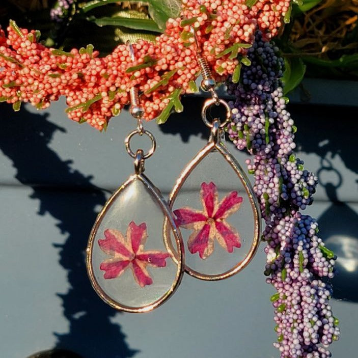 Pendiente colgante de flores de pensamiento púrpura, moda inspirada en la naturaleza, para joyería de declaración entusiasta de las flores, accesorio de moda de verano primavera otoño,