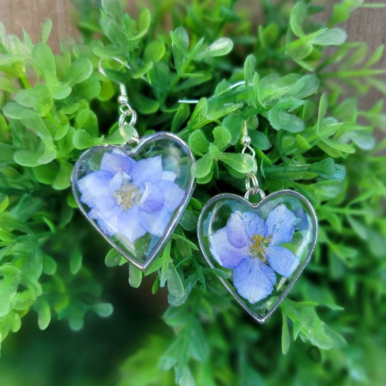 Boucles d’oreilles Vibrant Purple Blooms, Bijoux en résine de fleurs réelles, Dangle naturellement préservé, Bijoux de déclaration faits à la main, Goutte inspirée du jardin