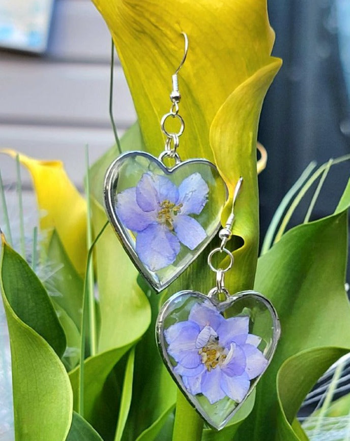 Boucles d’oreilles Vibrant Purple Blooms, Bijoux en résine de fleurs réelles, Dangle naturellement préservé, Bijoux de déclaration faits à la main, Goutte inspirée du jardin