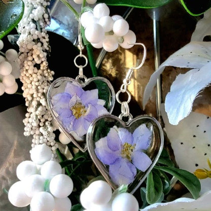 Boucles d’oreilles Vibrant Purple Blooms, Bijoux en résine de fleurs réelles, Dangle naturellement préservé, Bijoux de déclaration faits à la main, Goutte inspirée du jardin