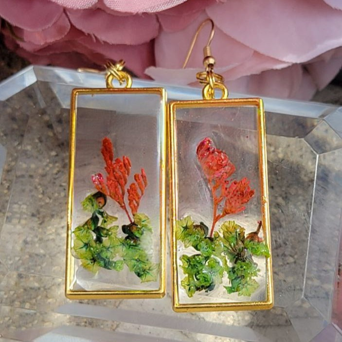 Véritables boucles d’oreilles longues Fuchsia et Fougères vertes, Bijoux de mode botaniques, Cadeau amoureux de la nature, Dangle écologique, Bijoux artisanaux, Handm unique