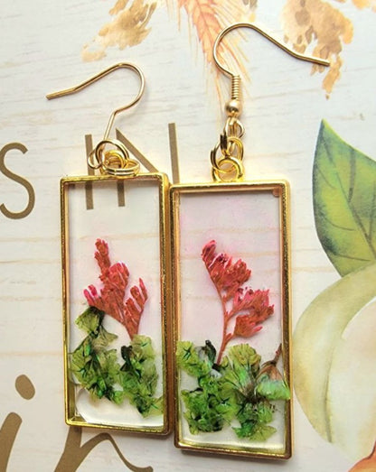 Véritables boucles d’oreilles longues Fuchsia et Fougères vertes, Bijoux de mode botaniques, Cadeau amoureux de la nature, Dangle écologique, Bijoux artisanaux, Handm unique