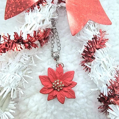 Collar de flores de Poinsettia roja, joyería de declaración festiva, adorno navideño tradicional, collar de temporada elegante, diseño de pétalos intrincados