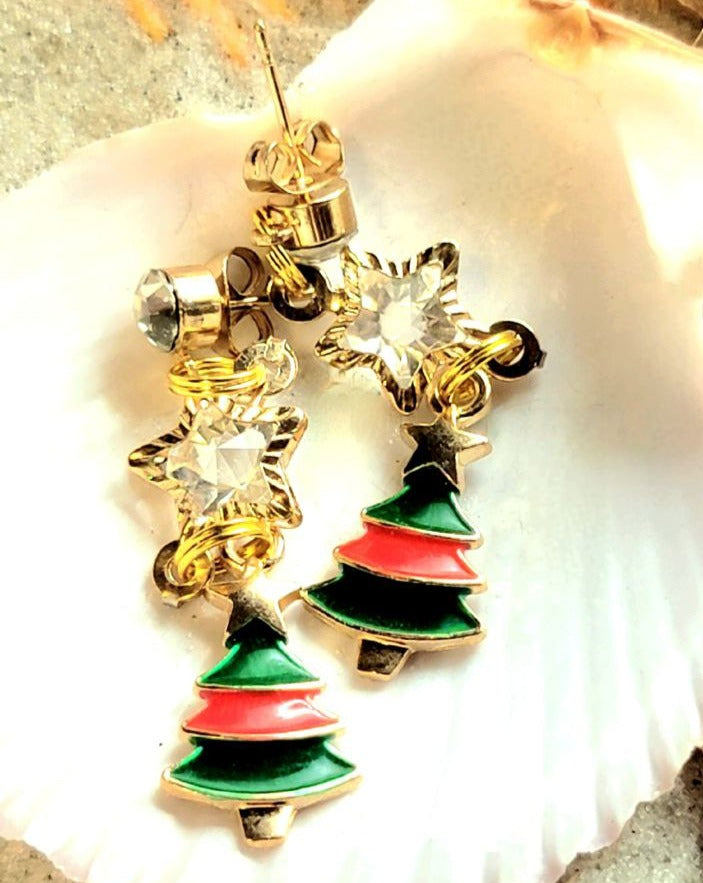 Traditional Christmas Color Earrings, Elegant Festive Season Jewelry, Red & Green Festive Dangle, Holiday Season Sparkling Accessory