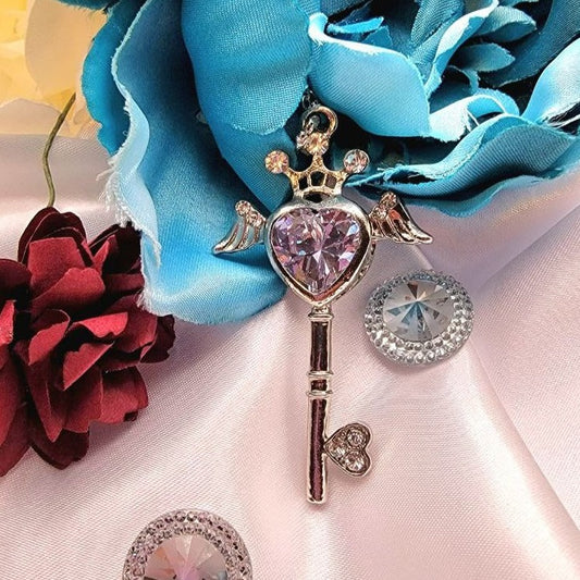 Elegant Rhinestone Heart Key Pendant