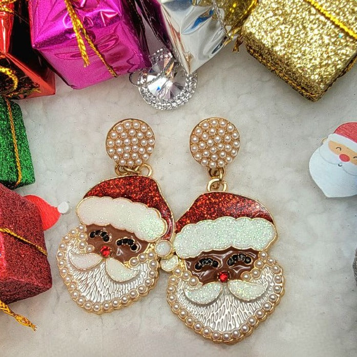 Diseño clásico de Papá Noel con detalles de perlas, joyería navideña festiva con esmalte dorado, aretes navideños caprichosos, colgantes para realzar el atuendo de fiesta