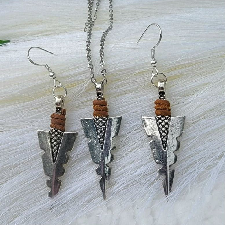 Silver Arrowhead Flint Necklace & Earring Set, Native American Jewelry