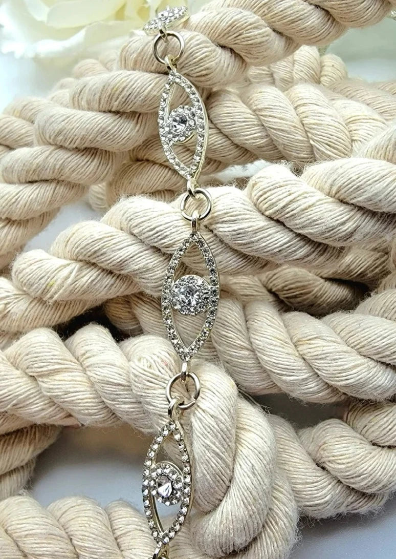 Bracelet en strass pour les yeux argentés, d’inspiration grecque, parure de poignet élégante, accessoire oculaire protecteur délicat, design de luxe, bijoux spirituels