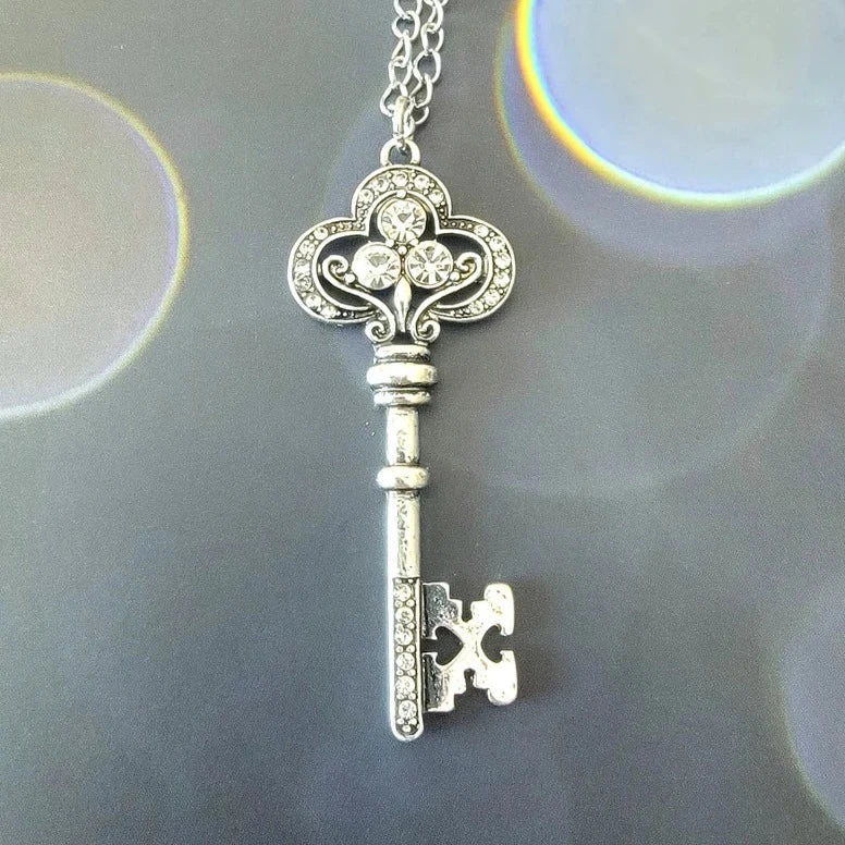 Collar colgante de llave de plata, llave de esqueleto de pedrería, amuleto de corazón de uso diario, regalo del día de San Valentín, regalo de aniversario, ficha de amor de recuerdo