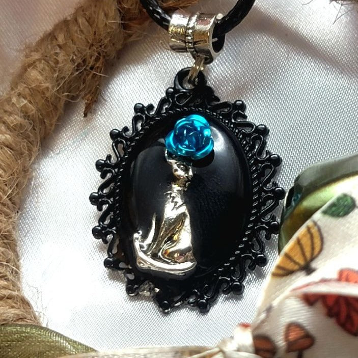 Collier de chat Sphynx, bijoux Cartouche, pendentif félin sans poils, bijoux d’inspiration égyptienne, charme sur le thème des animaux de compagnie, accessoire de haute qualité