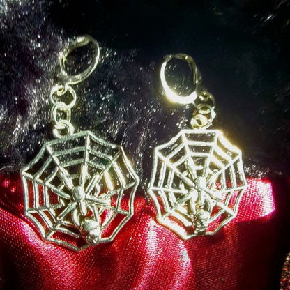 Silver Spider Drop Earring, Gothic-Themed Jewelry, Cobweb Dangle, Spooky Accessory, Whimsical Skull Head Drop