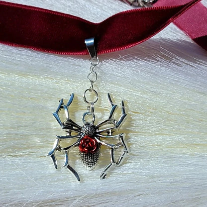 Silver Spider Choker, Macabre Chic Necklace, Gothic Spider Jewelry, Edgy Fashion Accessory, Dark Aesthetic Choker